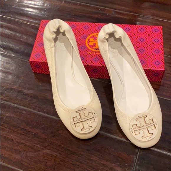 Tory Burch Shoes - Tory Burch Reva leather flats
